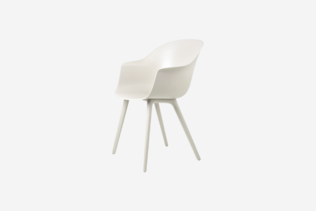 Chaise bat Blanc albâtre plastic outdoor Gubi