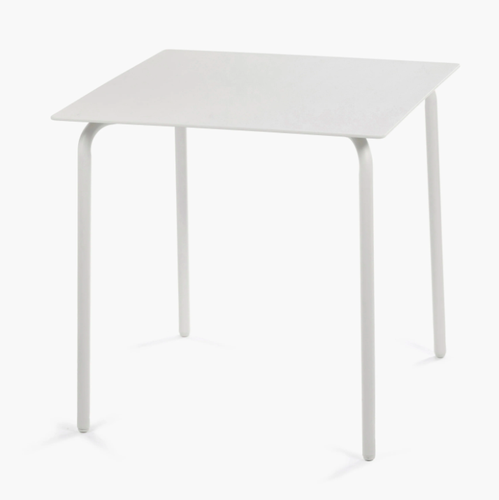 Table August M – Image 4