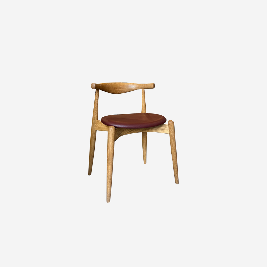 Elbow chair CH20 - Modèle d’exposition