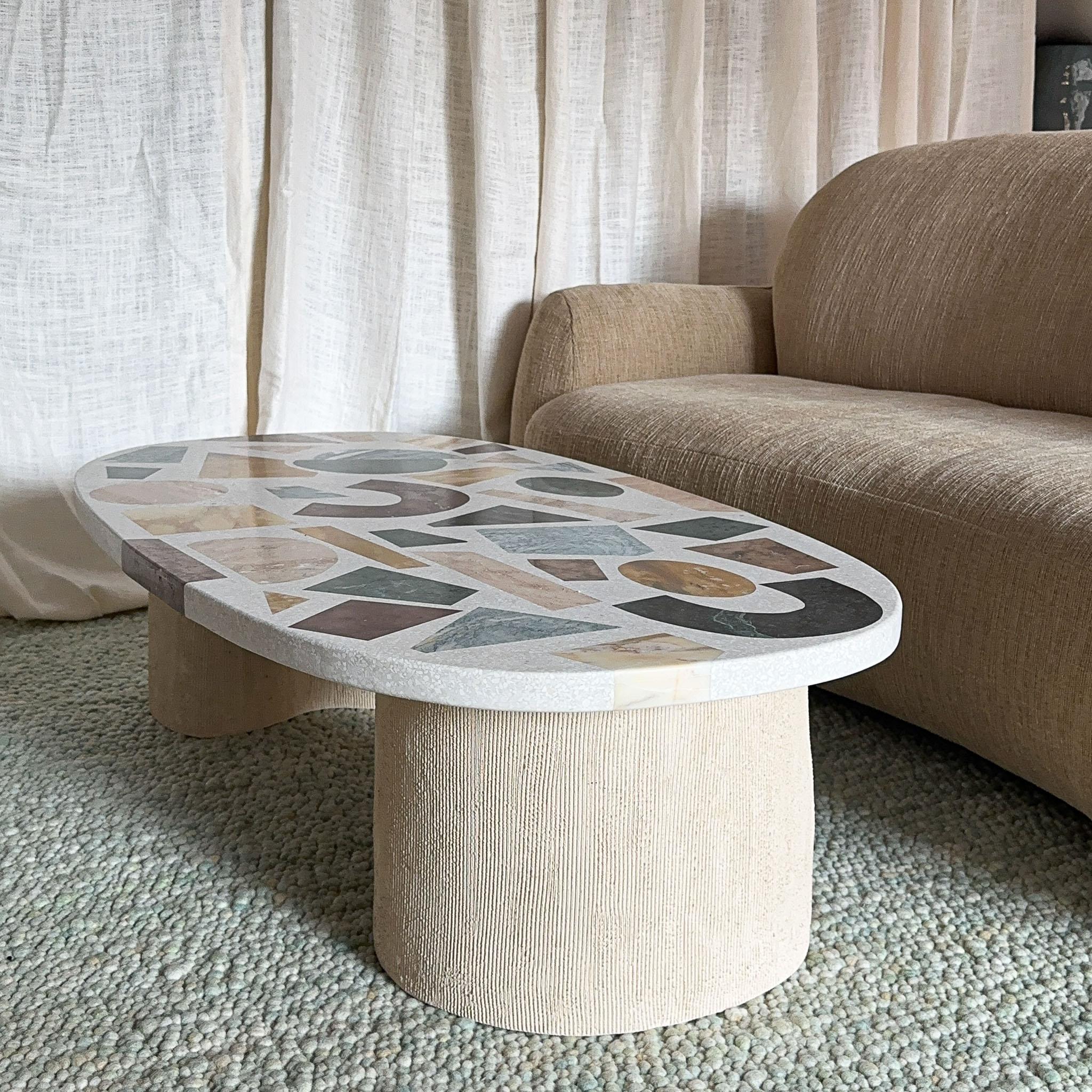 table basse Gaia ovale jaune brun piètement céramique blanche